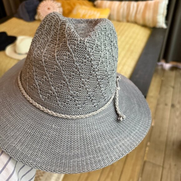 NEW HATS!! NEVER WORN AND SOME WITH TAGS!! - Picture 2 of 4